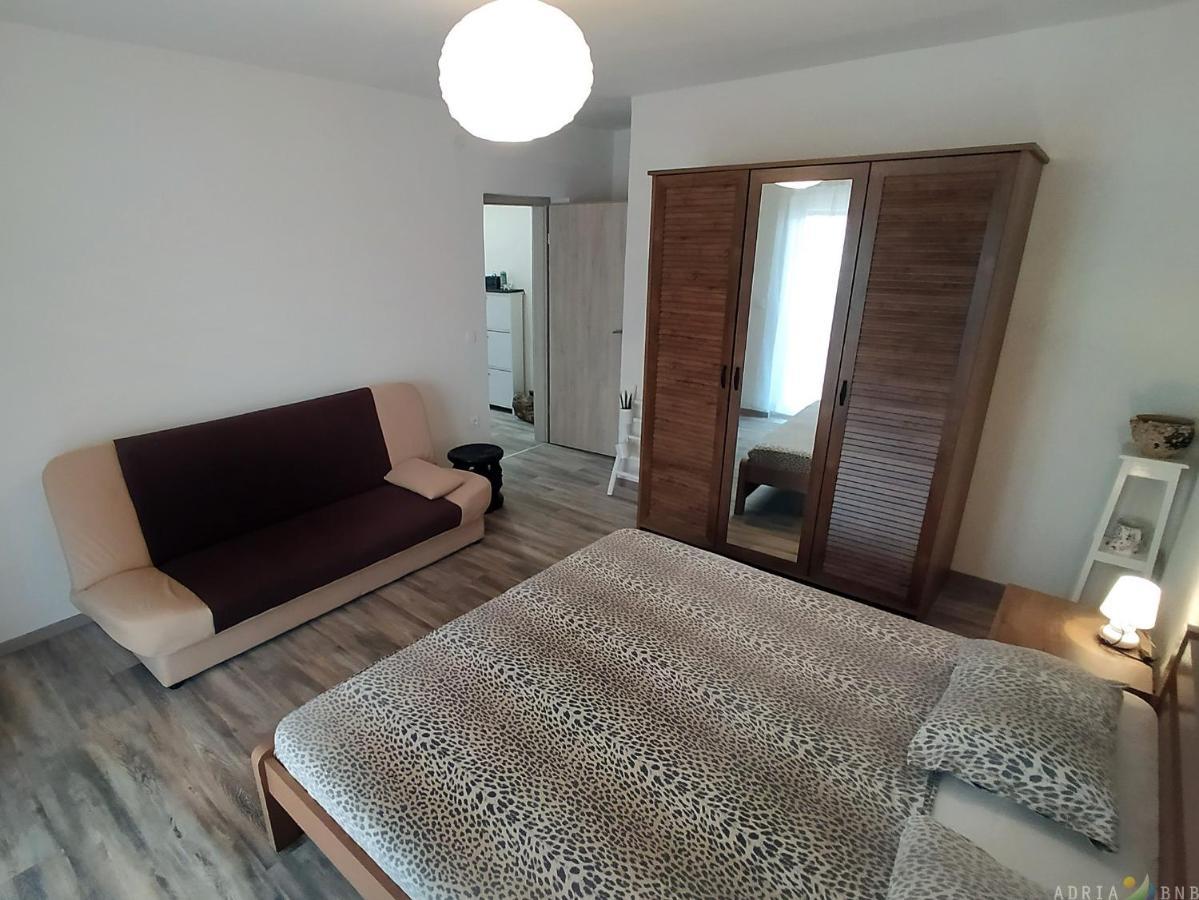 Nice Apartment Near The Sea Es3 Umag Exterior photo